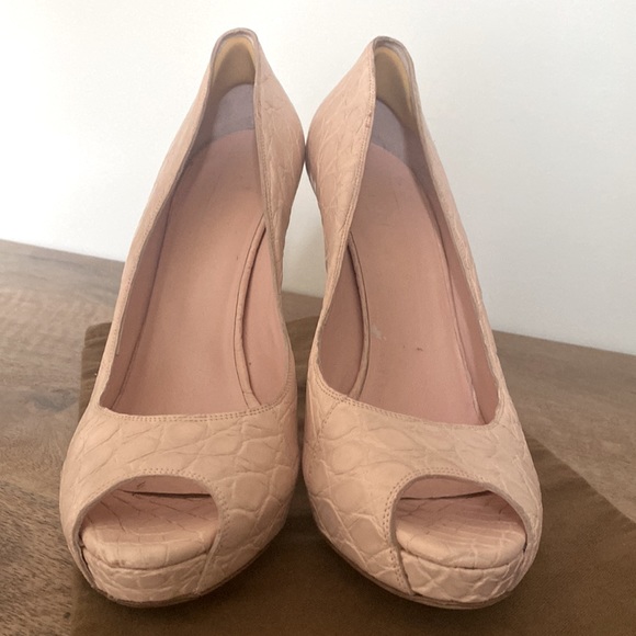 Gucci pink peep toe bamboo platform pumps - size 41. - Picture 5 of 9